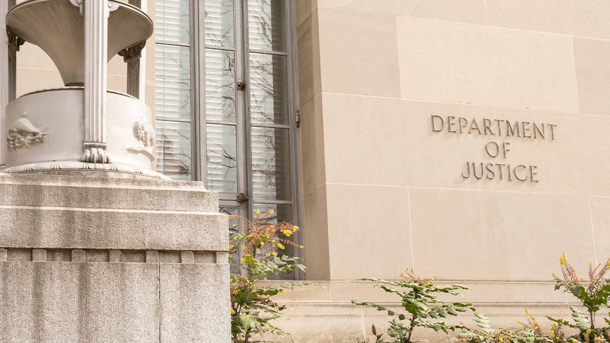 Связанные с правительством США кошельки перевели 12 267,02 BTC и 94,15 млн USDT