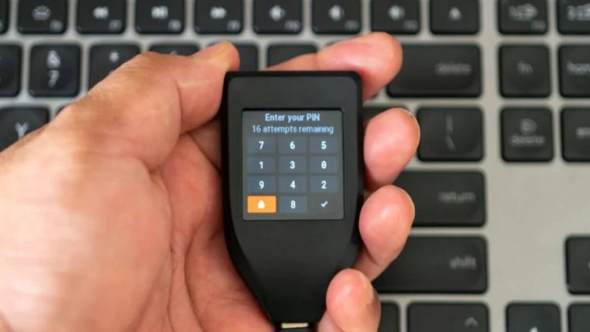 Trezor нашёл в кошельке Safe 5 плату с сотовым модулем, проданным через CryptoBilis