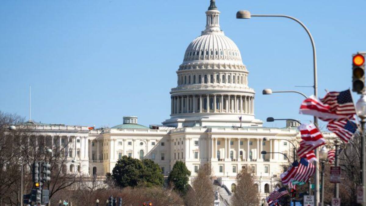 Сенат США не вынес CLARITY Act: итог 50 против 49, ликвидации на $665 млн, Уоррен готова работать над новым криптозаконом