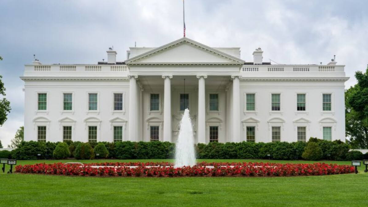 Трамп и ИИ-компании США подписали меморандум о саморегулировании